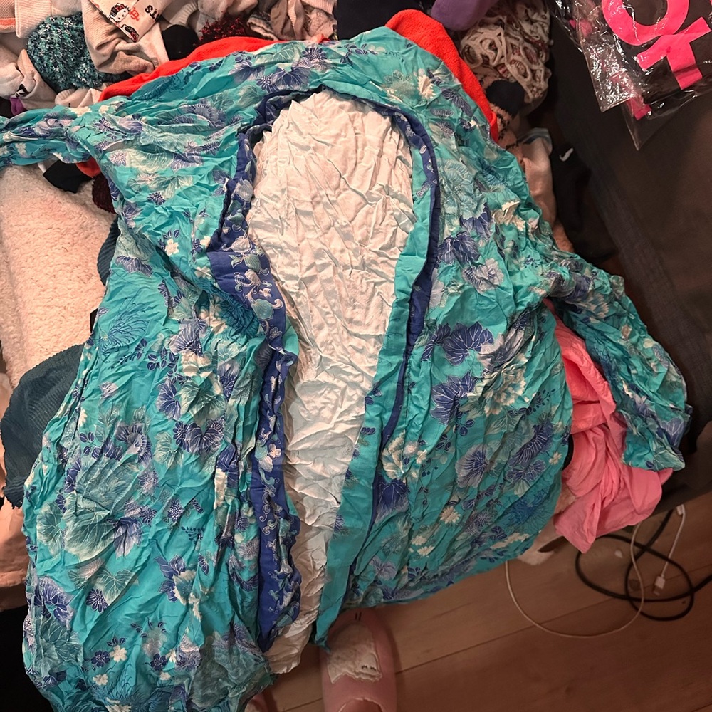 Source Unknown Blue and Purple Floral Kimono